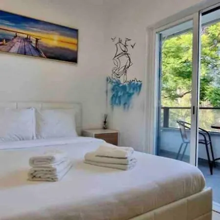 Suites 8 With Private Bathroom And Terrace